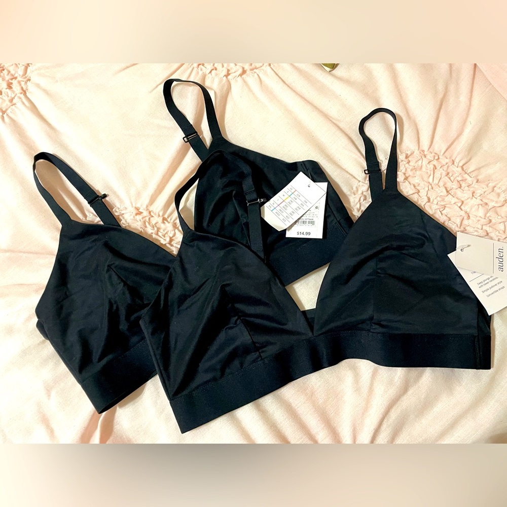 Two Women's Lightly Lined Wirefree Lounge Bra - Auden Size M black bra